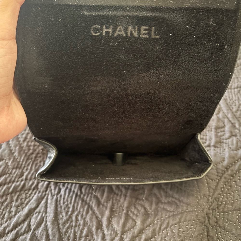CHANEL Black Quilted Leather Logo Glasses/ Sunglasses Case - Picture 7 of 8